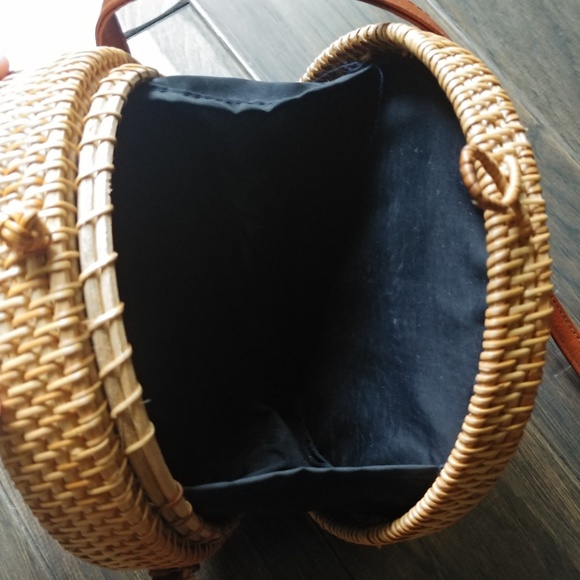 Round Rattan crossbody - Picture 6 of 7